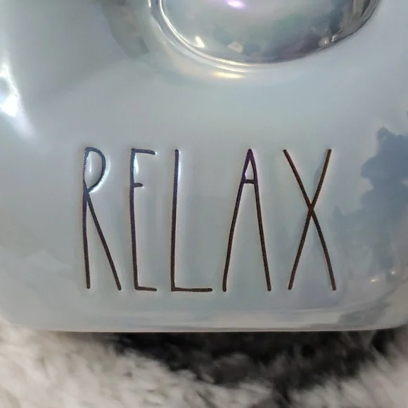 Rae Dunn Shell - Picture 2 of 8